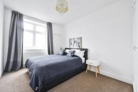 2 bedroom flat for sale, Parkview Court, Bishop's Park, London, SW6