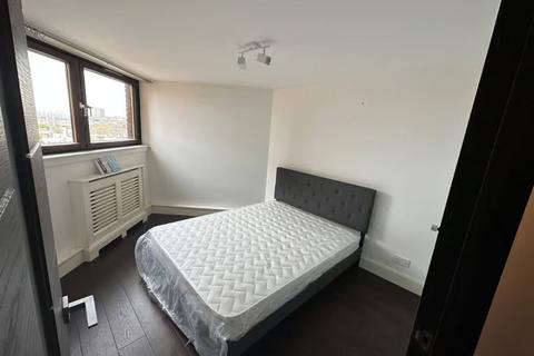 2 bedroom flat to rent, Worlds End Estate, London SW10