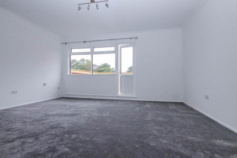 2 bedroom flat to rent, Marlow Drive, Christchurch , Dorset