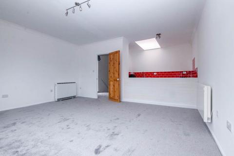 2 bedroom flat to rent, Marlow Drive, Christchurch , Dorset