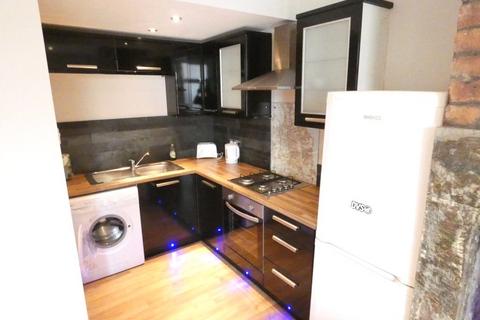 3 bedroom apartment to rent, Grosvenor Gardens, Newcastle upon Tyne, Tyne and Wear, NE2