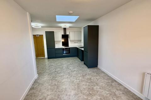 1 bedroom terraced house to rent, Beacon House High Road West, Felixstowe IP11