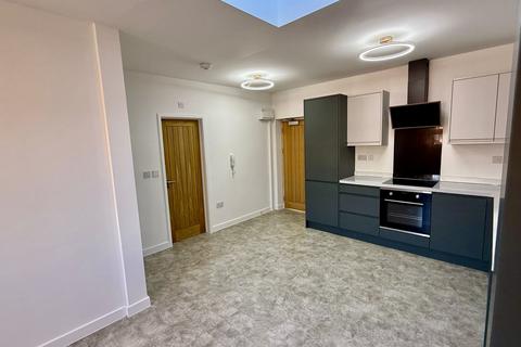 1 bedroom terraced house to rent, Beacon House High Road West, Felixstowe IP11