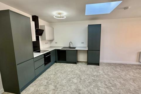 1 bedroom terraced house to rent, Beacon House High Road West, Felixstowe IP11