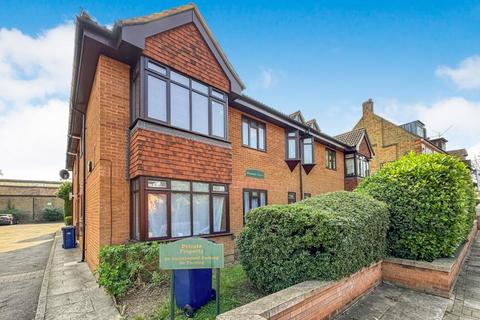 2 bedroom flat to rent, STATION ROAD, NEW BARNET, HERTS, EN5