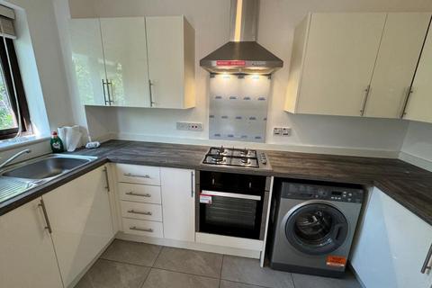 2 bedroom flat to rent, STATION ROAD, NEW BARNET, HERTS, EN5