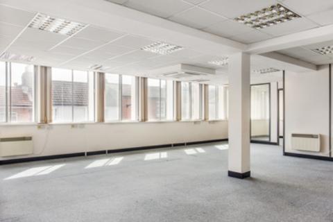 Office to rent, Suite 1, Second Floor, Cheviot House, 69-73 Castle Street, Salisbury, SP1 3SP