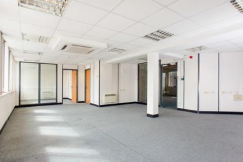 Office to rent, Suite 1, Second Floor, Cheviot House, 69-73 Castle Street, Salisbury, SP1 3SP