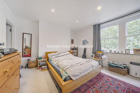 2 bedroom flat to rent, Wickham Road London SE4