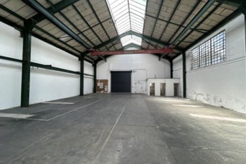 Industrial unit to rent, Unit E, Vallis Trading Estate, Robins Lane, Frome, Somerset, BA11 3DT