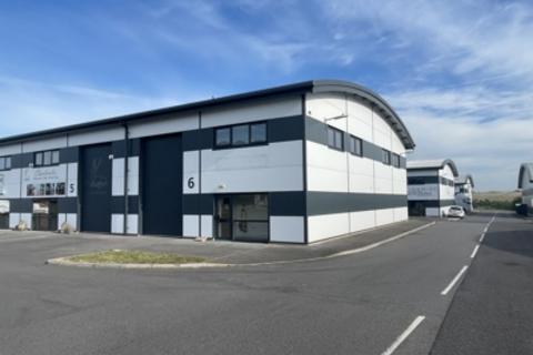 Industrial unit to rent, Unit 6-7 The Bluestone Centre, Sun Rise Way, Solstice Park, Amesbury, Wiltshire, SP4 7YR