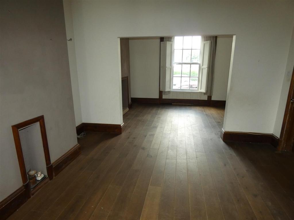 Broadgate, Preston PR1 5 bed mews for sale £225,000