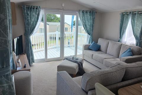 3 bedroom mobile home for sale, Nodes Point Holiday Park, Ryde PO33