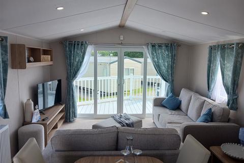 3 bedroom mobile home for sale, Nodes Point Holiday Park, Ryde PO33