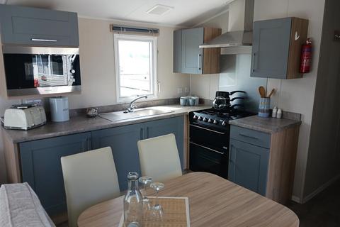 3 bedroom mobile home for sale, Nodes Point Holiday Park, Ryde PO33