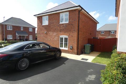 3 bedroom detached house to rent, Devoke Court, Preston PR4