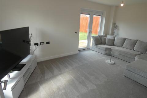 3 bedroom detached house to rent, Devoke Court, Preston PR4