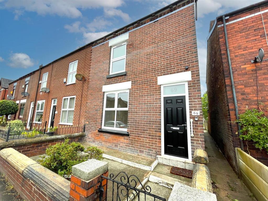 Park Road, Westhoughton, Bolton 3 bed end of terrace house to rent £