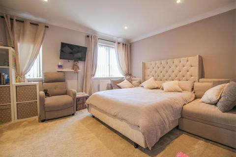 83 Curlinghall, Largs, KA30 8LB
