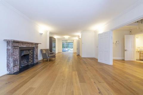 4 bedroom terraced house to rent, West Heath Road, Hampstead, London, NW3