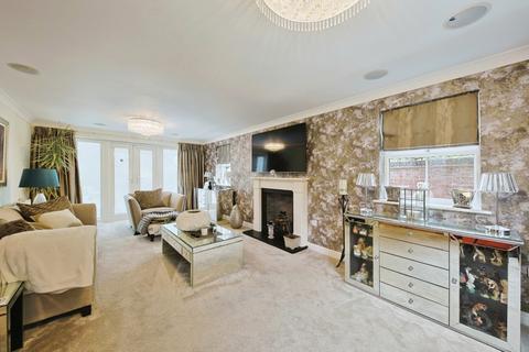 4 bedroom detached house for sale, The Pines, Kingston Upon Hull, City Of Kingston Upon Hull, HU7 3GT