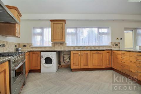 88 Raglan Avenue, Waltham Cross, EN8 8DD