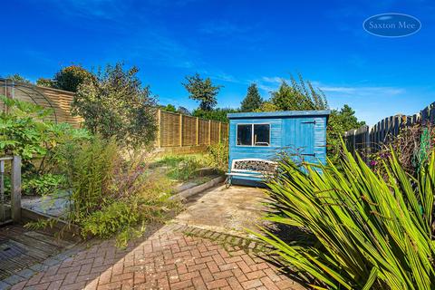 6 Grenobank Road, Grenoside, Sheffield, S35 8NW