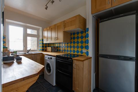 Studio for sale, Pendle Road, London SW16