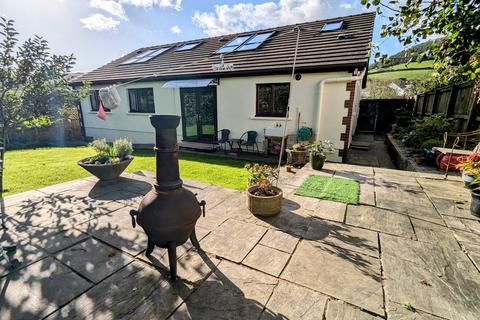 4 bedroom bungalow for sale, Bro Celynin, Bronwydd Arms, Carmarthen, Carmarthenshire.