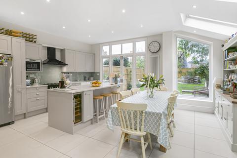 55 Wyatt Park Road, London, SW2 3TW