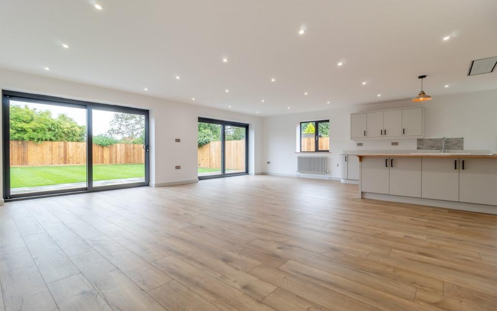 Kitchen/Living Area