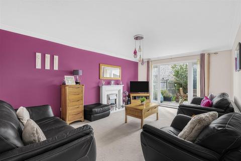 3 bedroom semi-detached house for sale, Arundel Road Central, Peacehaven