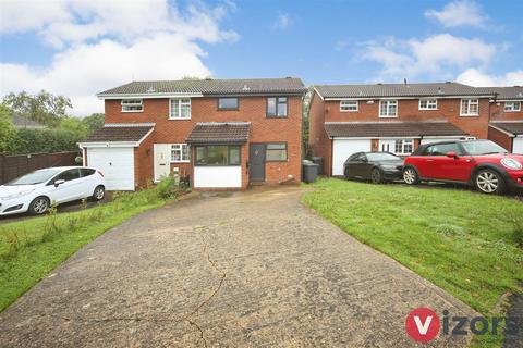 2 bedroom semi-detached house for sale, Stoneleigh Close, Redditch