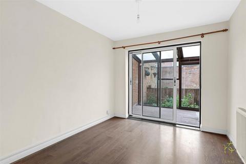 4 Apple Tree Road, Pershore, WR10 1ER
