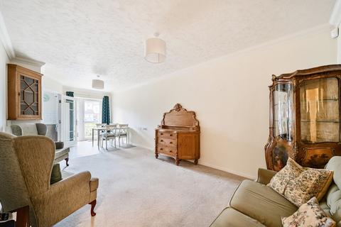 2 bedroom retirement property for sale, Manygate Lane, Shepperton, TW17