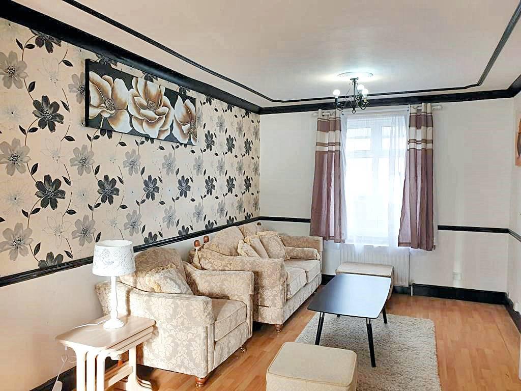 Cartwright Road, Dagenham RM9 2 bed terraced house to rent £2,000 pcm (£462 pw)
