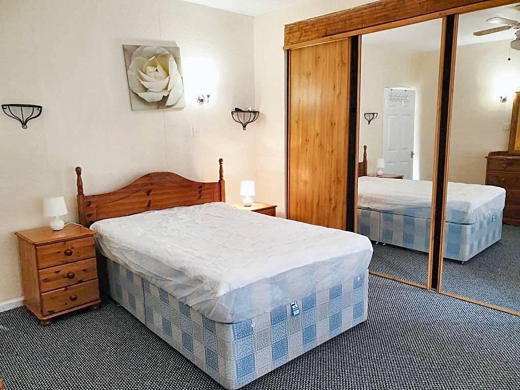 Cartwright Road, Dagenham RM9 2 bed terraced house to rent £2,000 pcm (£462 pw)