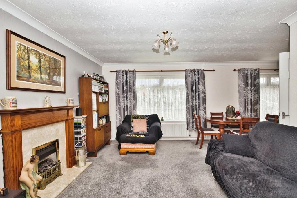Marian Avenue, Mablethorpe LN12 3 bed detached bungalow for sale £250,000