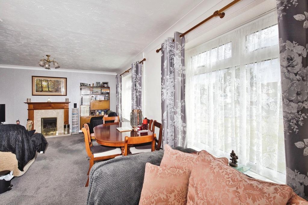 Marian Avenue, Mablethorpe LN12 3 bed detached bungalow for sale £250,000