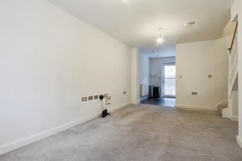 2 bedroom townhouse for sale, Scotts Square, Hull, East Riding of Yorkshire, HU1 1AU