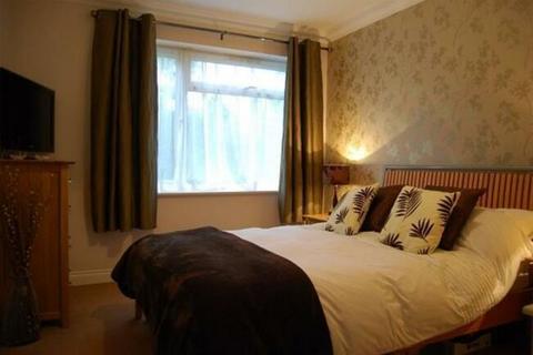 2 bedroom flat for sale, Chorleywood,  Hertfordshire,  WD3