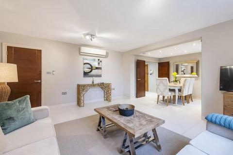 3 bedroom apartment to rent, St. Johns Wood Park, London, NW8