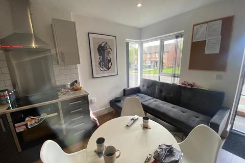 2 bedroom flat to rent, Montpelier Road, Nottingham NG7