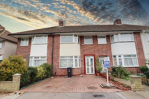 3 bedroom terraced house to rent, Merlin Grove, Hainault, IG6