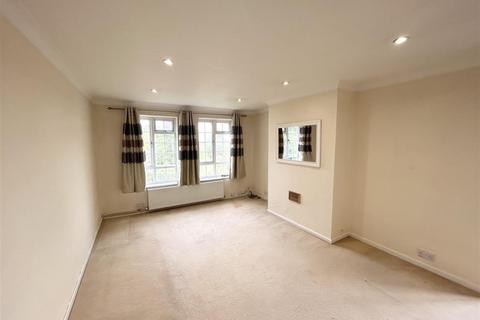 2 bedroom maisonette for sale, Hollygrove, Bushey Heath WD23