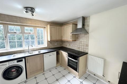 2 bedroom maisonette for sale, Hollygrove, Bushey Heath WD23