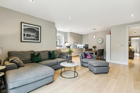 2 bedroom flat for sale, Palladian Gardens, London, W4