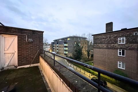 3 bedroom flat to rent, Broxwood Way, London, NW8