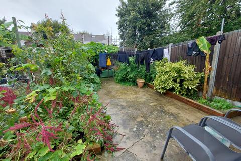 3 bedroom house for sale, East Ham, London, E6