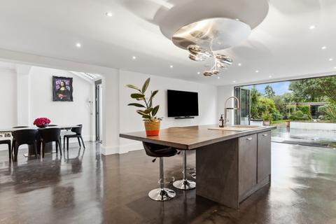 4 bedroom detached house for sale, Houndsden Road, London, N21